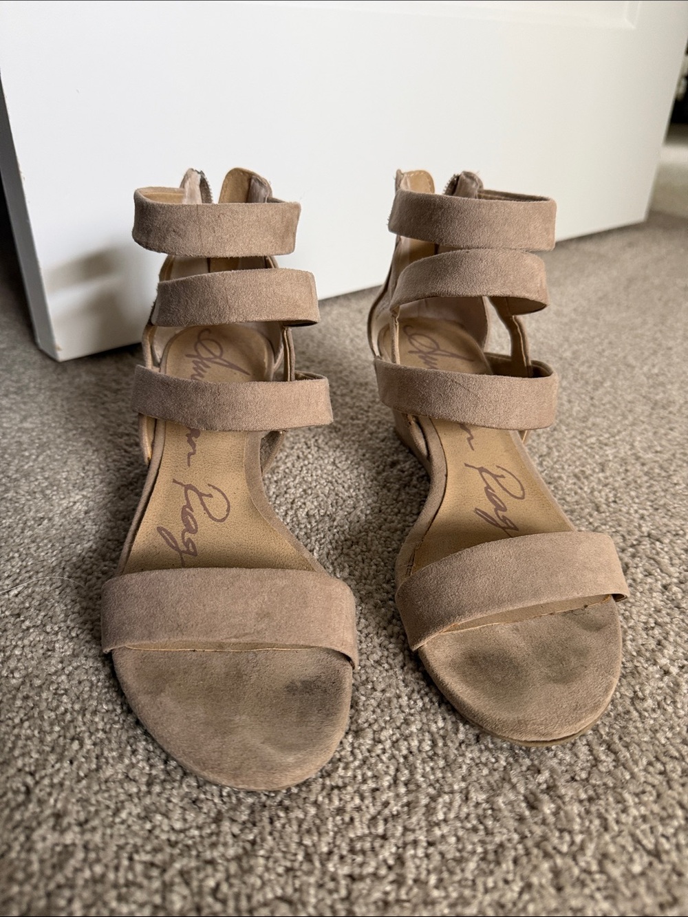 American Rag Casen Women's Taupe Wedge Sandal Size 8 Suede Zipper Strappy Shoes